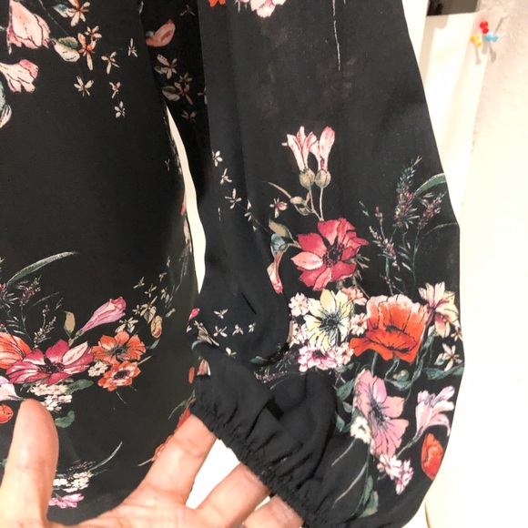 Everly Addison Floral Dress - Picture 4 of 6